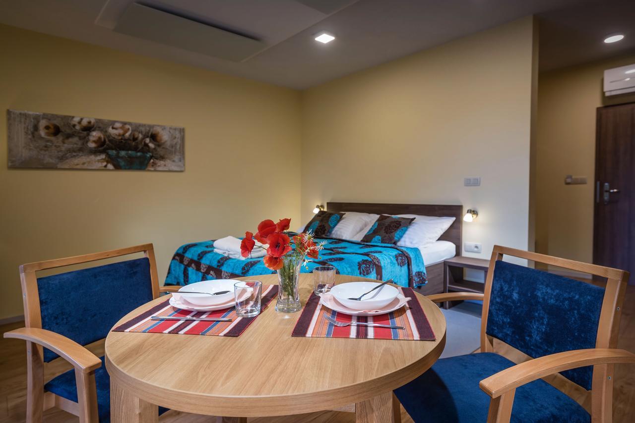 Apartmanovy Dom Krivan Bešeňová Exterior foto